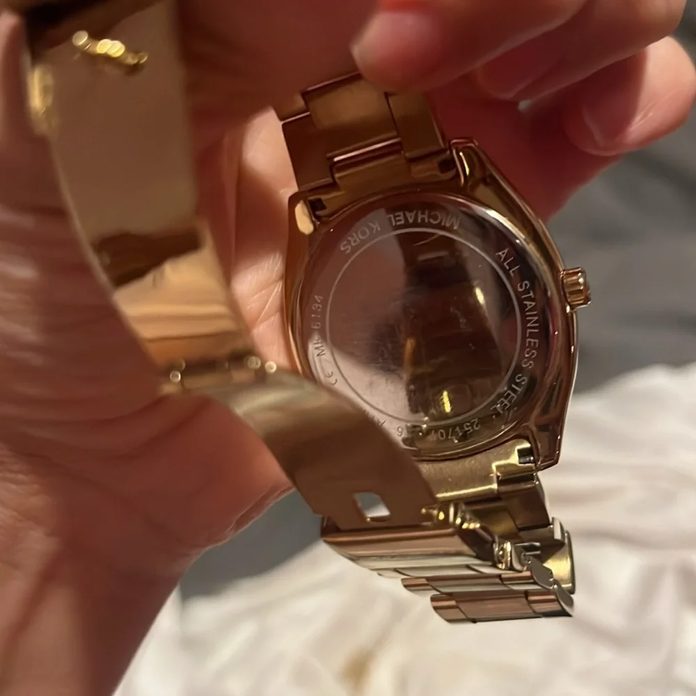 Michael Kors watch - Picture 3 of 3